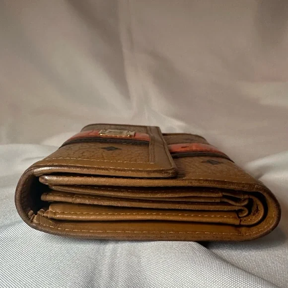 MCM Tote & Wallet Set - Picture 6 of 15